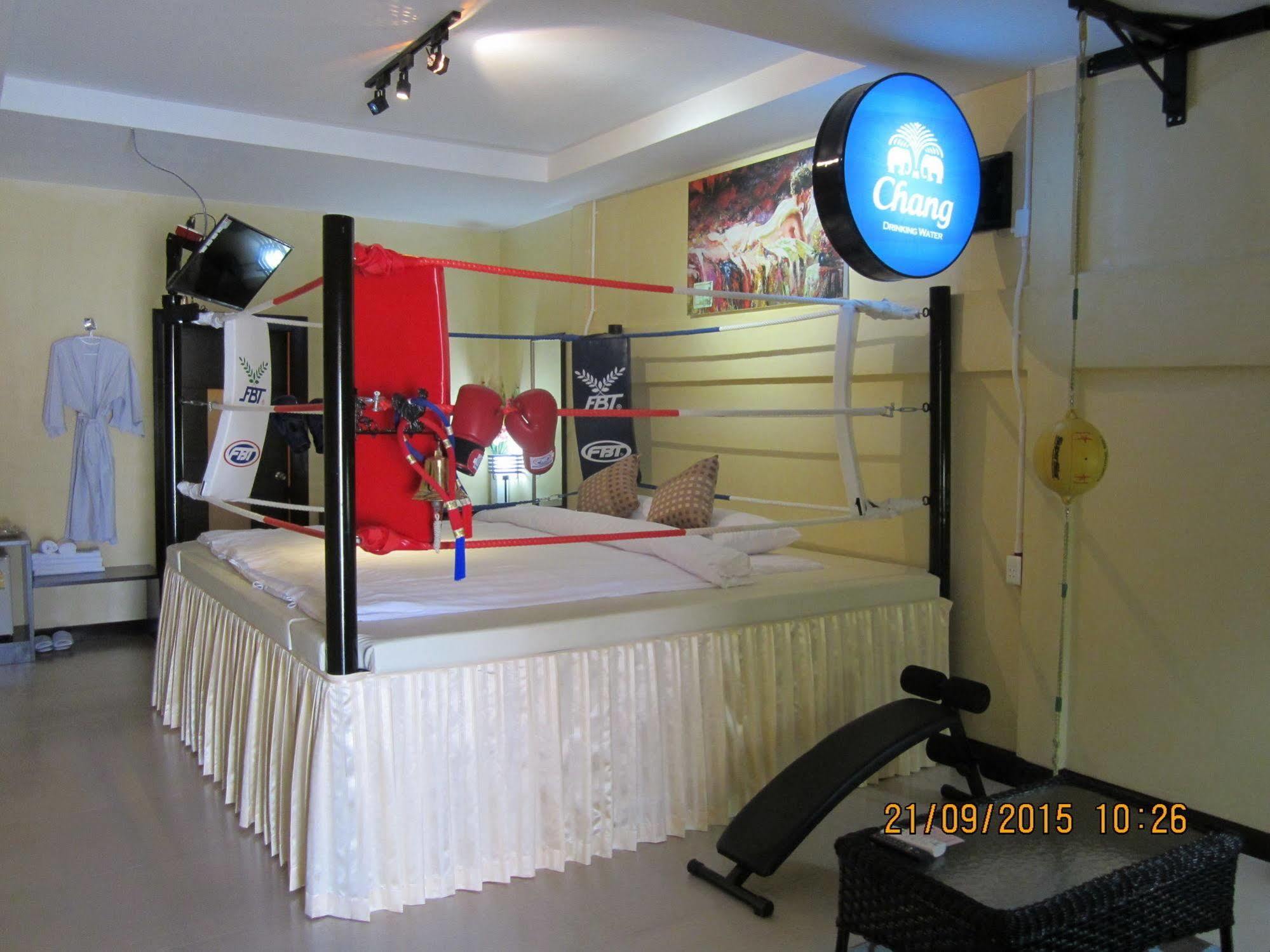 Retro Box Hotel Chumphon Zewnętrze zdjęcie