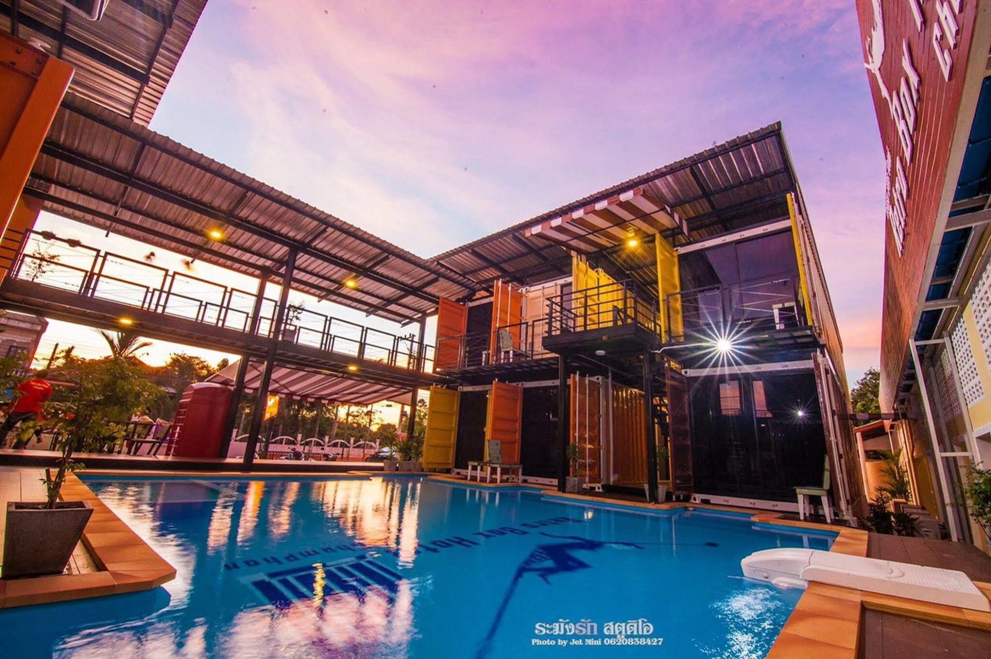 Retro Box Hotel Chumphon Zewnętrze zdjęcie